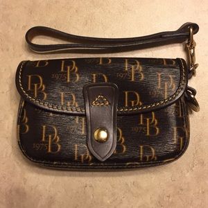 Dooney & Bourke, Inc. Wristlet Small